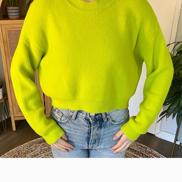 Lime green fuzzy crop top sweater - Picture 2 of 2